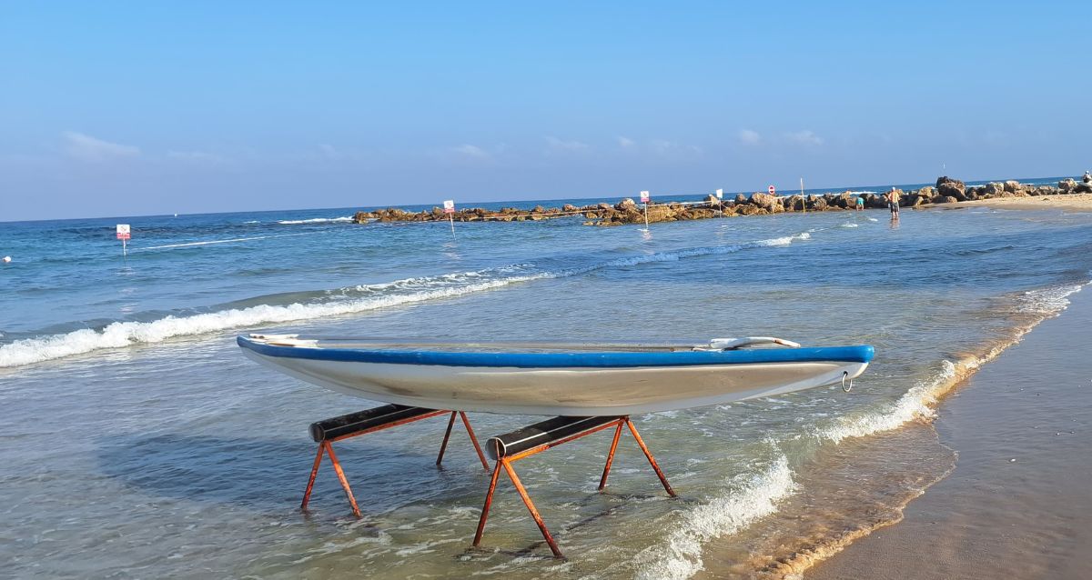 חסקה על שפת הים בחוף הסלע, צילום: מישמיש בורא