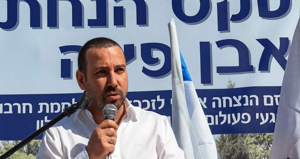 שי קינן נואם בטקס הנחת אבן הפינה, צילום: עיריית חולון