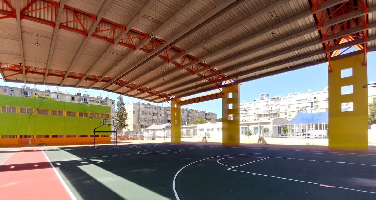 מגרש ספורט מקורה, צילום: עיריית בת ים