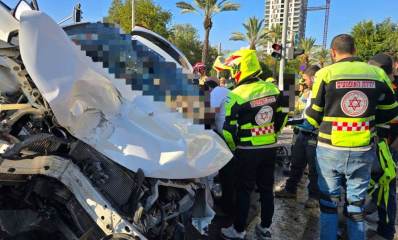 צוות מד"א בזירת התאונה, צילום" מד"א