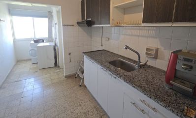 מטבח ישם ולא משופץ, צילום: גלי שמיר