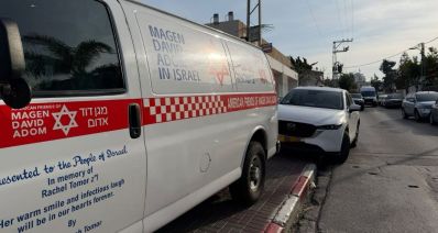 ניידת מד"א בבת ים, צילום: מד"א