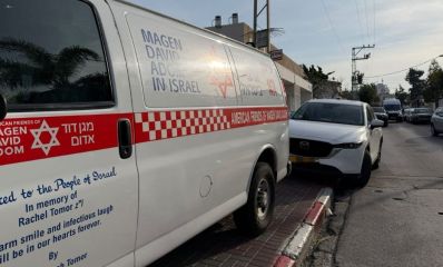 ניידת מד"א בבת ים, צילום: מד"א